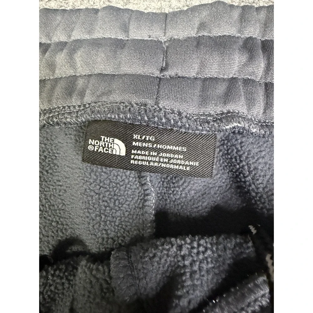 Men's The North Face Gray Sweat Shorts Size XL Zipper Pocket Hiking